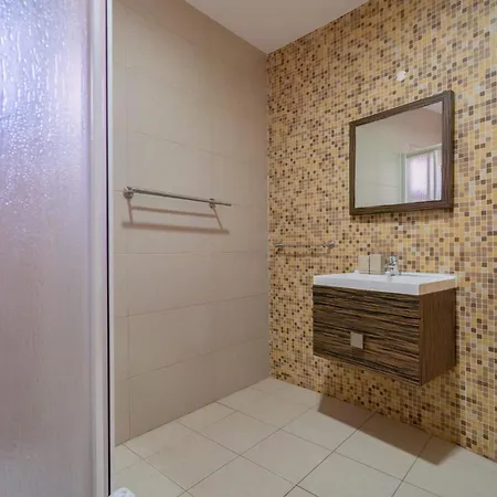 Stunning With Pool 빌라 알부페이라