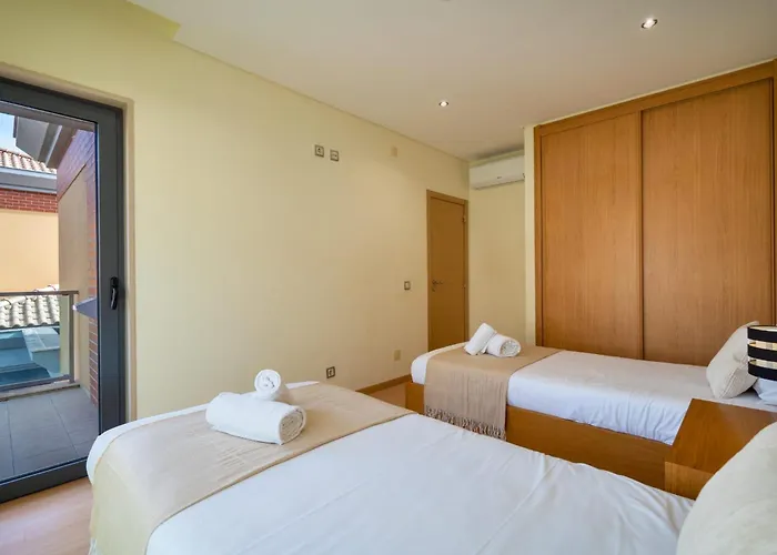 Stunning With Pool *