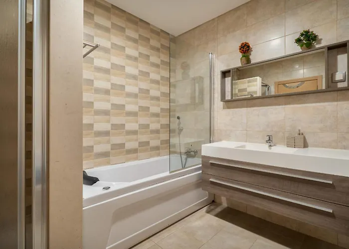 Stunning With Pool Willa