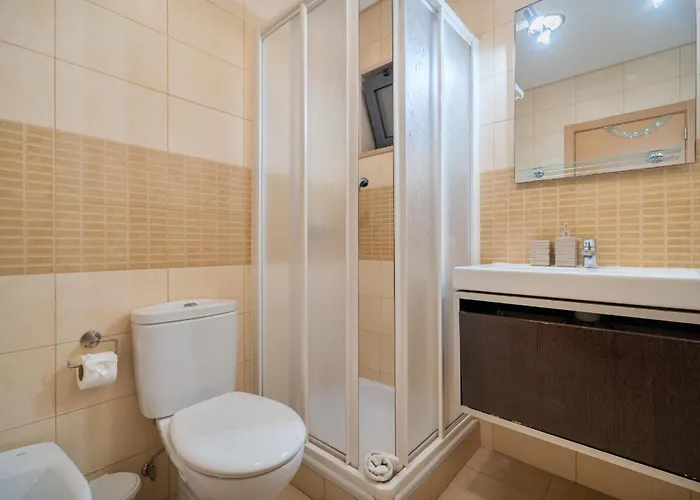 Stunning With Pool *