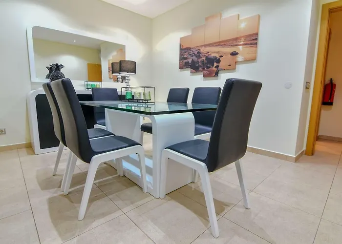 Stunning With Pool * Albufeira