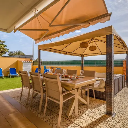 Villa Stunning With Pool *